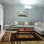 Waterfront 3br Luxury - 2bath & 3balconies - Pogradec, Ohrid 公寓 波格拉德茨