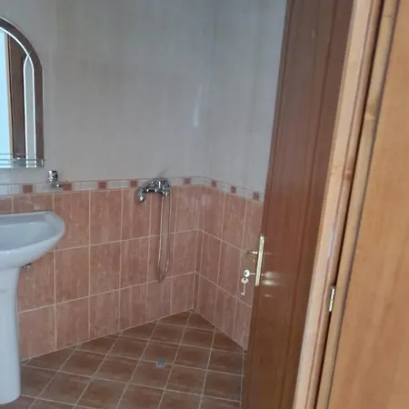 Spacious Waterfront 3br - 2bath & 3 Panoramic Balconies - Pogradec, Ohrid * Pogradec