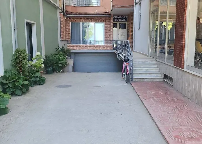 Waterfront 3br Luxury - 2bath & 3balconies - Pogradec, Ohrid アパート ポグラデツ