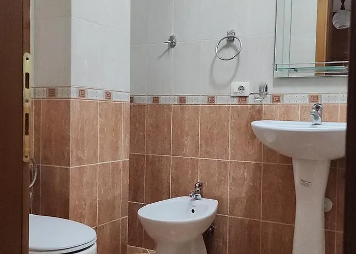 Waterfront 3br Luxury - 2bath & 3balconies - Pogradec, Ohrid アパート *